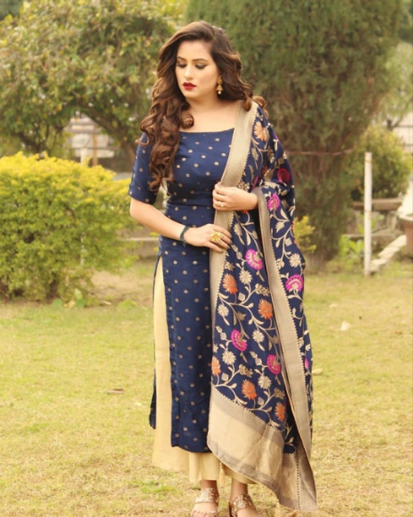   TAPATTA SILK BOOTI